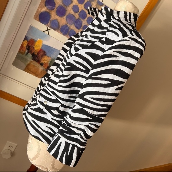 CHICO’S Zebra Jacket - Zip 3/4 sleeve - Picture 4 of 14
